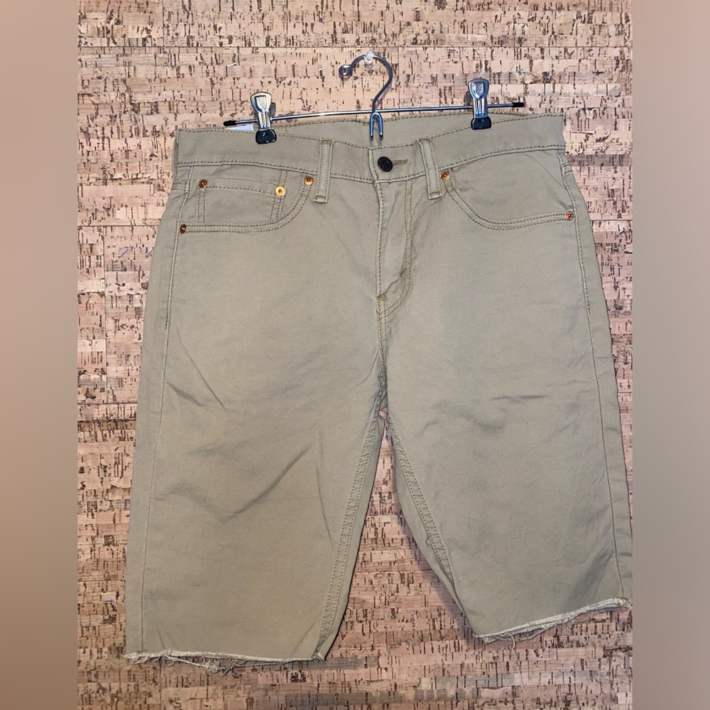 Corduroy Levi’s cutoffs